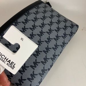 XL Michael Khors Fanny Pack